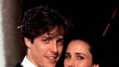 Hugh Grant in Andie MacDowell v legendarnem filmu Štiri poroke in pogreb iz leta 1994.