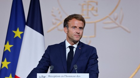 Emmanuel Macron je nekoliko spremenil francosko zastavo – a o tem ni obvestil javnosti