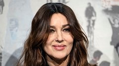 Ufff, hudooo! Monica Bellucci objavila svoje gole slike in v 10 minutah dobesedno "sesula" Instagram