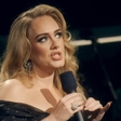 Adele postala prava diva: ob tem vprašanju bi bil uslužbenec v trenutku ob službo