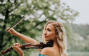Violinistka Maša Golob odkrito o anksioznosti: Prišel je trenutek, ko violine sploh nisem mogla vzeti v roke