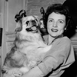 Betty White leta 1954 s svojim psom Bandyjem. (foto: Foto: Profimedia Profimedia)
