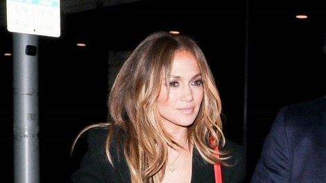 Jennifer Lopez je to "grdo" krilo naredila trendovsko, samo poglejte si to!