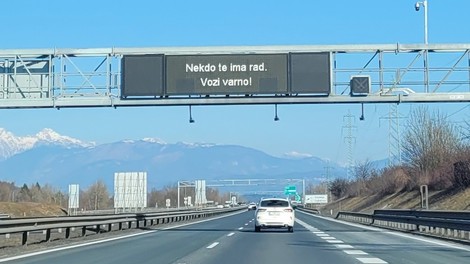LJUBEZENSKA sporočila na slovenskih avtocestah - ste jih opazili?