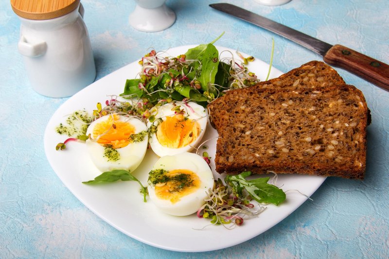 Ste že jedli tako pripravljena jajca? Tu je recept z dvema skrivnima sestavinama, ki ga razkriva kuhar kraljice Elizabete (foto: Profimedia)