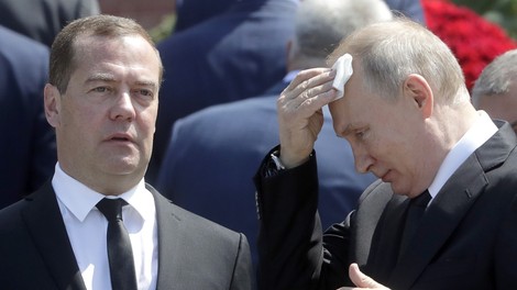 Ali je Putin bolan? Zakaj se je izoliral od ljudi (in ali morda jemlje steroide)?