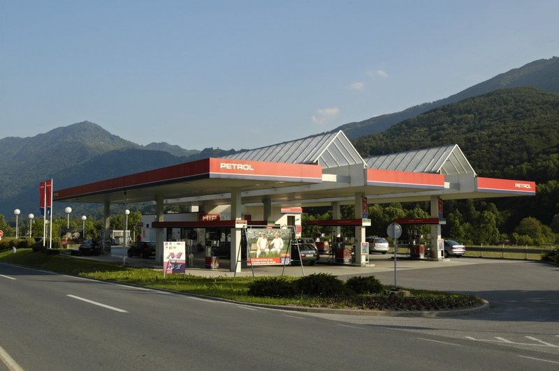 Cene goriva letijo nebo, se lahko zgodi, da v Sloveniji zmanjka goriva?! (foto: Profimedia)