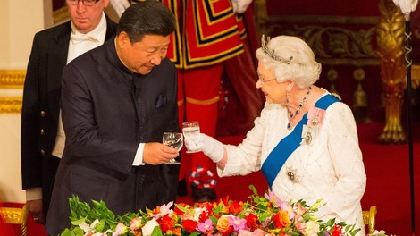 6 razlogov, zakaj gin rada pije tudi britanska kraljica Elizabeta II.