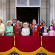To so člani kraljeve družine, ki so bili ob kraljičini postelji vse do konca