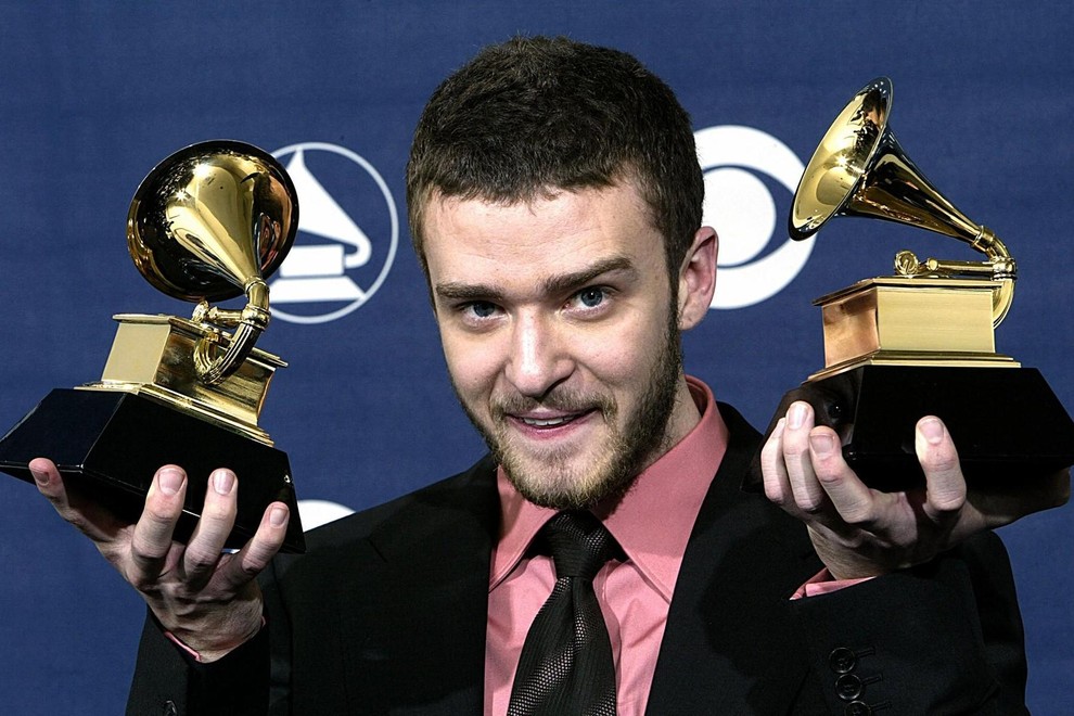 Dve od številnih nagrad: grammyja za najboljši pop album in najboljšo pesem. Bilo je leta 2004 na 46. podelitvi grammyjev.