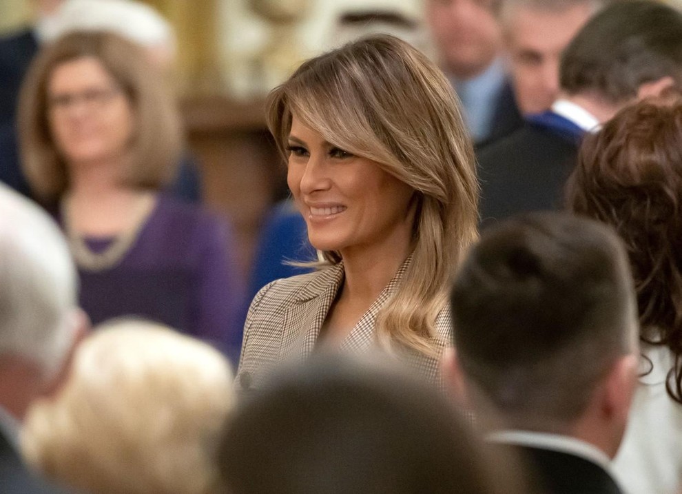 V Združenih državah Amerike je čas vmesnih volitev. Na imenovanju sta bila prisotna tudi Donald in Melania Trump, ki sta …