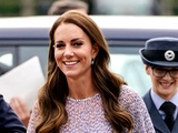 Nagajiva Kate Middleton v poletni obleki s princem Williamom igrala nogomet, tega ne gre zamuditi!
