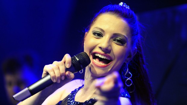 Tanja Žagar je s to potezo navdušila številne, v oprijetih hlačah pa je bila njena zadnjica videti božansko! (foto: Bobo)