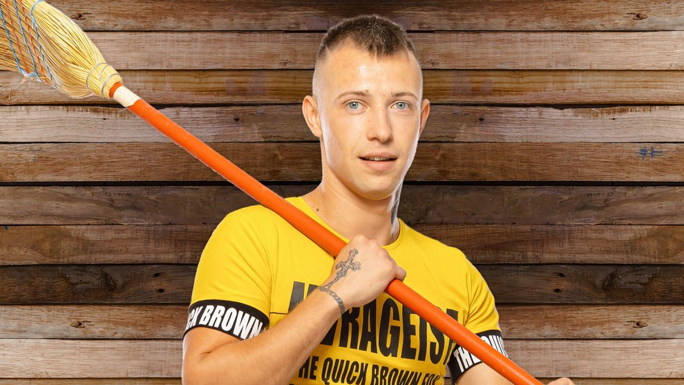 Vladislav Antić, 25 let, Ljubljana: »Zanimiv, spreten in razigran.« Tako se opisuje Vladislav, ki na kmetijo vstopa z željo po …