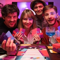 TO je slovenska družabna igra, ki želi zbližati ves svet, spoznajte jo še vi: Coupling, the Game