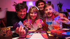 TO je slovenska družabna igra, ki želi zbližati ves svet, spoznajte jo še vi: Coupling, the Game