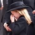 Princesa Charlotte na pogrebu kraljice ni uspela zadržati solz, tukaj so fotografije
