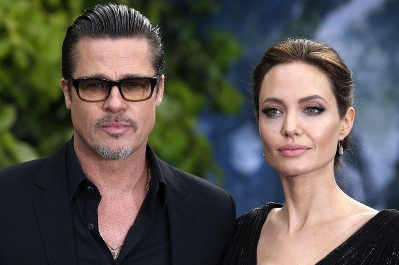 Angelina Jolie šokirala z novim tatujem: tetovator razkril njen pomen in kakšno povezavo ima z Bradom Pittom (foto: Twitter/The Hollywood handle)
