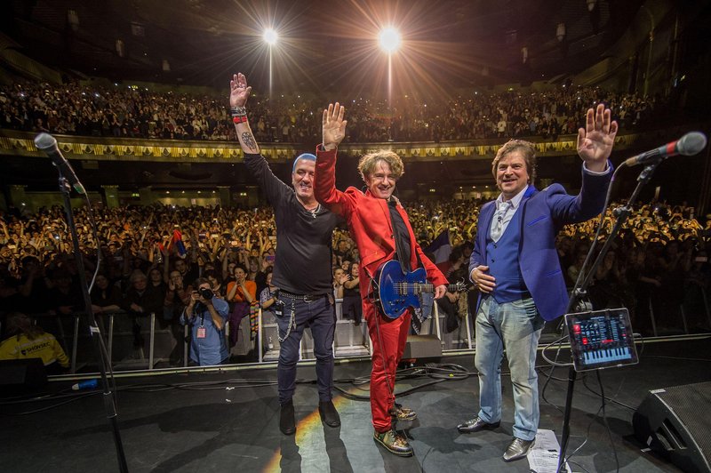 Pokazala oprsje in dobila klofuto: Bijelo dugme povezan z velikim škandalom, vsa Jugoslavija v šoku (foto: arhiv Bijelo dugme)