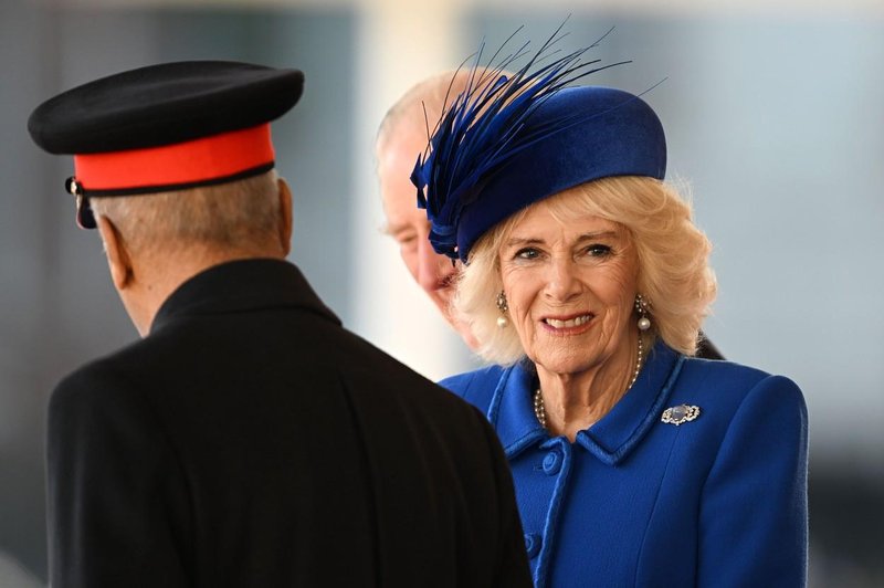 Camilla naredila nekaj, česar kraljica Elizabeta II NIKOLI ne bi, to potezo ji verjetno marsikdo zameri, gre za tradicijo (foto: Profimedia)