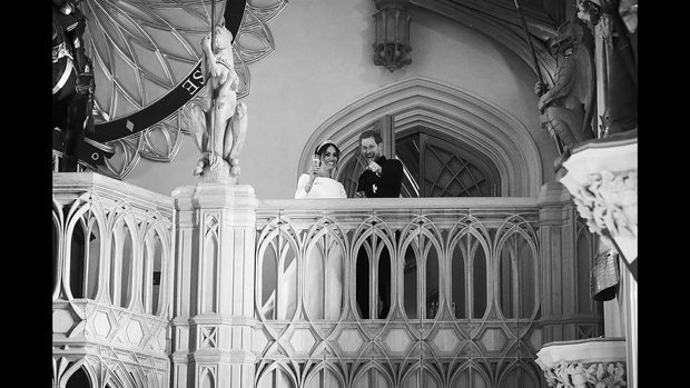 TEGA javnost še ni videla: Poročne slike princa Harryja in Meghan Markle, ki so vzbudile nemalo pozornosti!