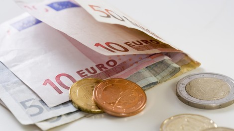 Želite vplačati 10.000 evrov v gotovini? En napačen korak in banka vam lahko zapre račun