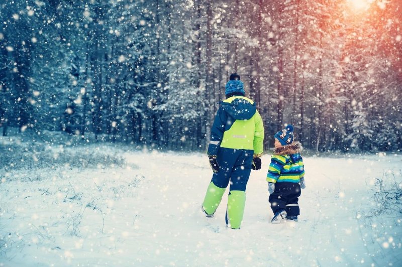 Jooj, kako prisrčno! Otroka TE znane Slovenke sta prvič v življenju videla sneg, TU pa je njuna reakcija! (foto: Profimedia)