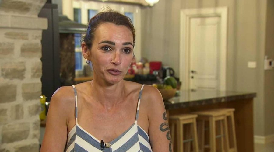 Neee, Jasmina že na tem posnetku pokazala, da ji niti malo ni do Aleša, tukaj je video! (foto: Posnetek zaslona/Planet TV)
