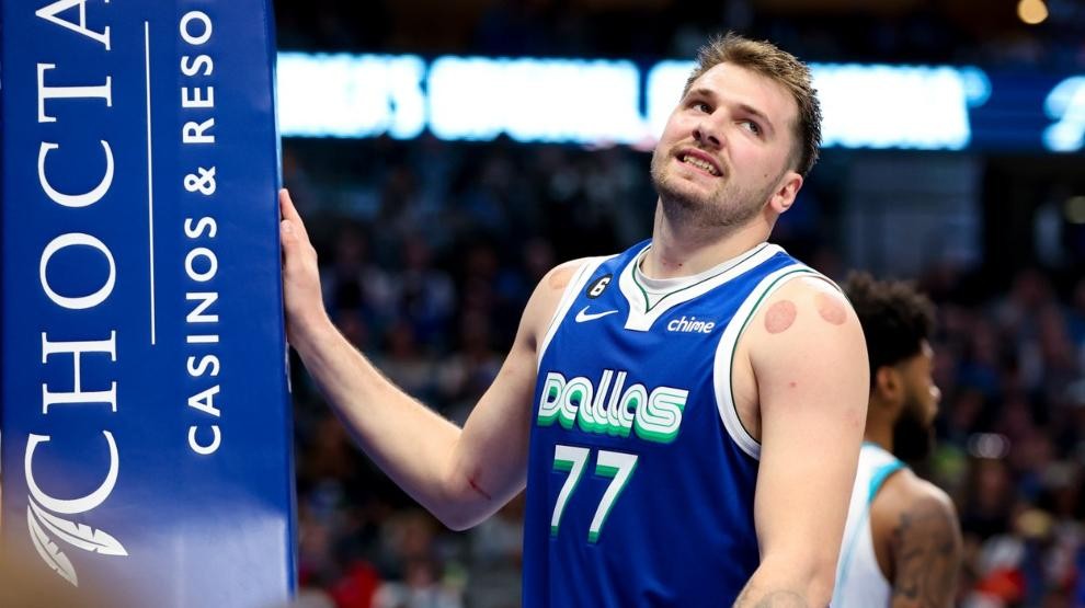 Košarkarski as Luka Dončić je s svojimi predstavami v ligi NBA vsem jemal dih, s prihodom v Dallas, pa je …