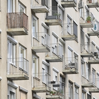 Ogorčen najemnik: prejšnji podnajemnik od mene zahteva, da prevzamem njegovo staro kuhinjo za 5.000 evrov