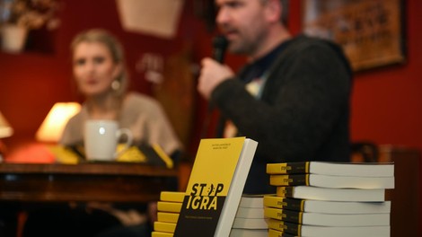 Ob svetovnem dnevu bipolarne motnje pisatelj Jaka Tomc podarja knjigo Stop igra!