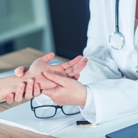 Zdravnica iskreno o tem, kaj jo pri pacientih najbolj ujezi: "Pogosto zaradi sramu počnejo to,, a s tem v bistvu povzročijo nekaj drugega"