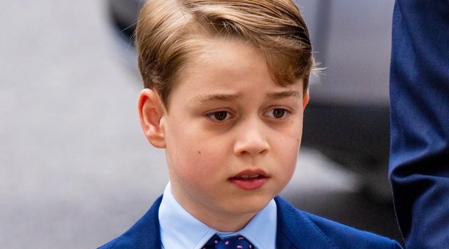 Uff, malega princa Georga čaka ista usoda kot njegovega očeta Williama, tole res ni prav nič lepo, le kaj pravi Kate na to? (foto: Profimedia)