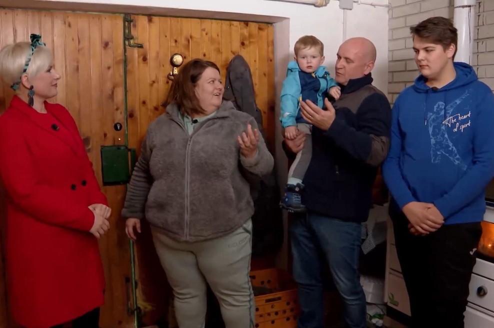Mojca Bahč iz Delovne akcije je zdaj s ponosom pokazala tole, vse skupaj se ji je še kako obrestovalo! (foto: Voyo/posnetek zaslona)