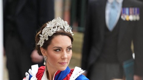 Tako je bila videti Kate Middleton na kronanju kralja Karla III, številne oči so budno spremljale vsak njen korak