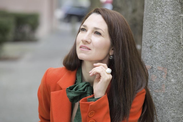 Sabina Kogovšek v seriji Skrito v raju, ki je osvojila srca številnih gledalcev, igra Julijo Steiner, sicer ambiciozno podjetnico. Je …