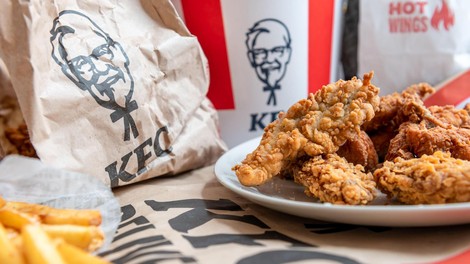 Vesolje je uslišalo ljubitelje ocvrtega piščanca: v prestolnico (kmalu) prihaja KFC