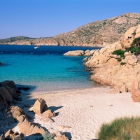 Kljub vrhuncu sezone: prazne plaže, turisti bežijo pred visokimi cenami!