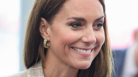 Kate Middleton je napovedala nov trend kavbojk za jesen 2023: Odlično so videti tako z elegantnim kot ležernim stajlingom