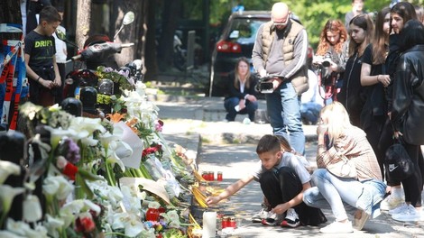 13-letnemu morilcu iz Beograda vprašanja postavili tudi starši žrtev (odgovori so šokirali)