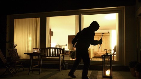 Med ljudmi se širi strah pred vlomilci, to pa je razlog: "Stanovanja, v katera nameravajo vlomiti, označijo na tak način"