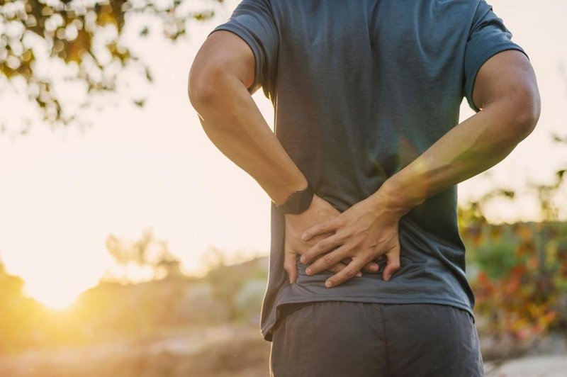Kaj je pomembno vedeti, če imate težave s hrbtenico? (foto: shutterstock)