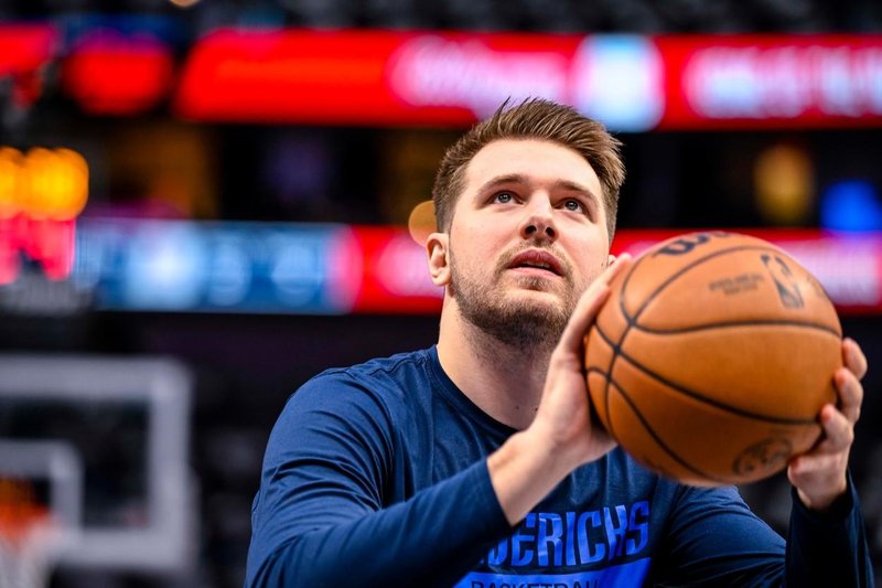 Porsche Luke Dončića je na dražbi dosegel takšno ceno (v primerjavi s ceno katrce Boruta Pahorja je to ... )
