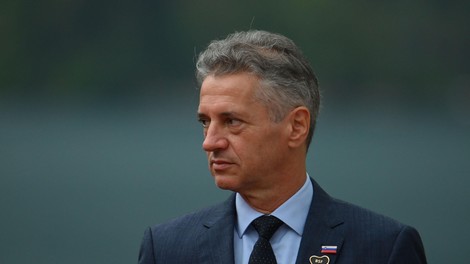 Ste videli, kaj je po soočenju Robert Golob naredil z Urško Bačovnik Janša? Tukaj so posnetki