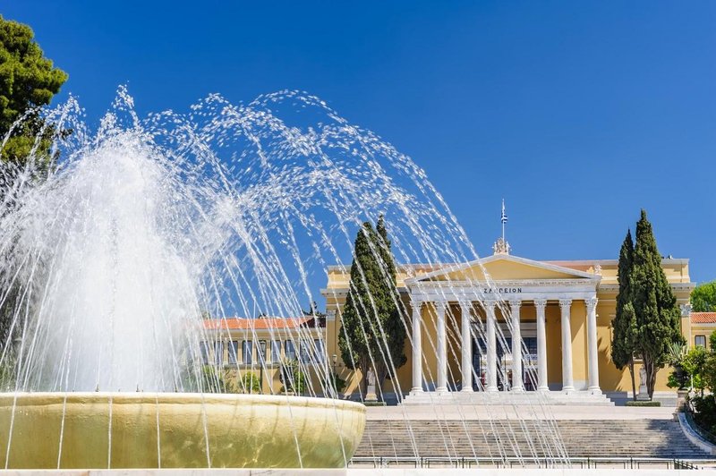 Ali lahko kot turist obiščete prestižno palačo v Atenah, ki bo kmalu gostila številne zvezdnike? (Ne potrebujete VIP-vabila) (foto: Profimedia)