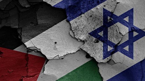 Ozadje krvavega spora med Izraelom in Palestino: kdo in kdaj je napolnil sod smodnika, iz katerega se vnovič močno kadi?