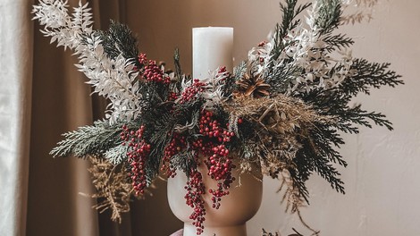 Sanjski trendi božičnih dekoracij: Letos bosta v ospredju bela in zlata barva