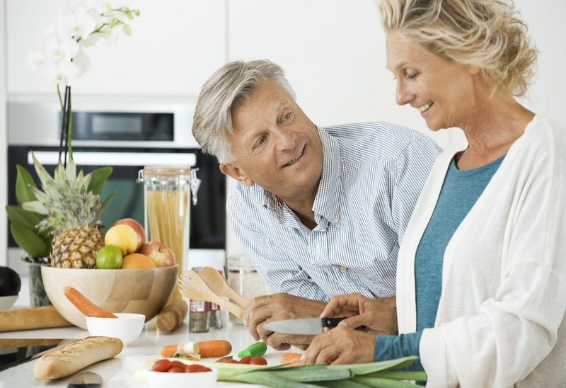 To so živila, ki jih ženske 50 + ne bi smele uživati - tako je mogoče ohraniti vitko postavo
