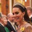 Ta lepotica hrvaških korenin je osvojila princa - s poroko je tudi sama postala princesa, ki se očitno zgleduje po Kate Middleton!