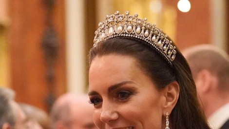 Ta lepotica hrvaških korenin je osvojila princa - s poroko je tudi sama postala princesa, ki se očitno zgleduje po Kate Middleton!